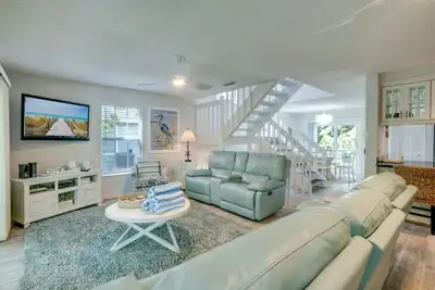 Image de Holmes Sweet Holmes by SeaBreeze Vacation