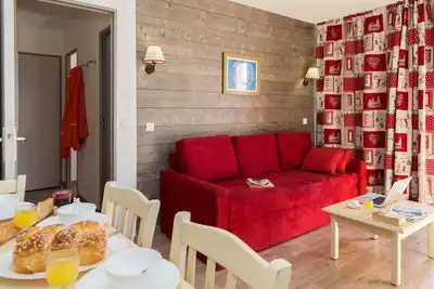 Image de 50m des commerces, télévision, casier à ski, 44-48m², Valmeinier