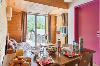 Image de Remise en forme, piscine, terrasse, balcon, parking, télévision, casier à ski, 21m², Cauterets