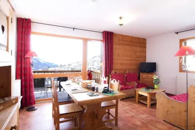 Image de 200m des commerces, piscine, balcon, télévision, 55m², Orcières Merlette 1850