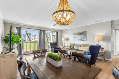 Image de 2br Condo on Golf Course w/ Free Beach Service