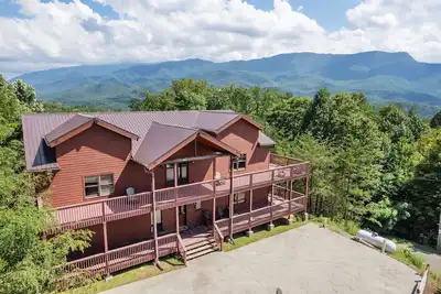 Image de Pinnacle Pool View Lodge: The Ultimate Vantage Point for Fun and Relaxation!
