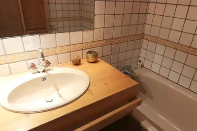 Image de 50m du centre station, 2ème étage, balcon, casier à ski, 35m², Val Thorens