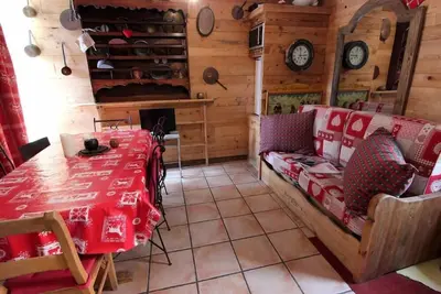 Image de 100m du centre station, 1er étage, balcon, casier à ski, 35m², Val Thorens