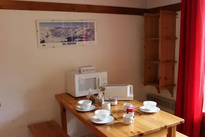 Image de 200m du centre station, 1er étage, balcon, télévision, casier à ski, 27m², Val Thorens