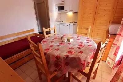 Image de 200m du centre station, 1er étage, balcon, télévision, casier à ski, 30m², Val Thorens
