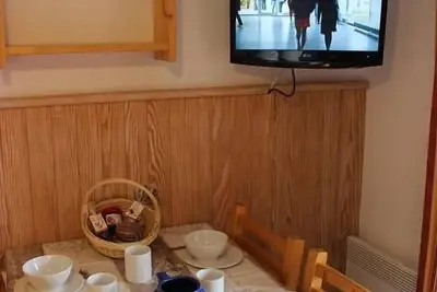Image de 200m du centre station, 2ème étage, vue piscine, balcon, télévision, casier à ski, 29m², Val Thorens