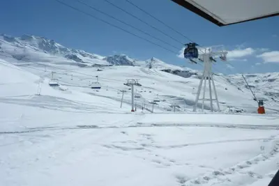 Image de À 50m des pistes de ski, étage -1, vue pistes de ski, balcon, télévision, 24m², Val Thorens