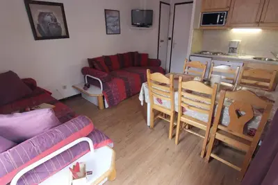 Image de 100m du centre station, 2ème étage, balcon, télévision, casier à ski, 35m², Val Thorens