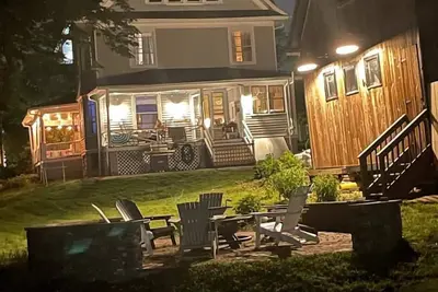 Image de Captain House in Black Rock-Academic Rental