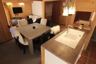 Image de 100m du centre station, 3ème étage, terrasse, télévision, 110m², Val Thorens