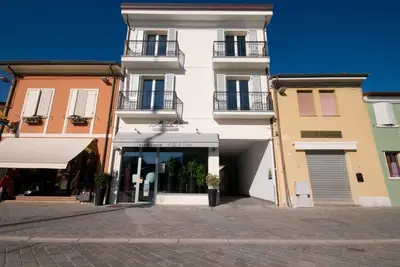 Image de Superior room with balcony overlooking the canal port of Cesenatico
