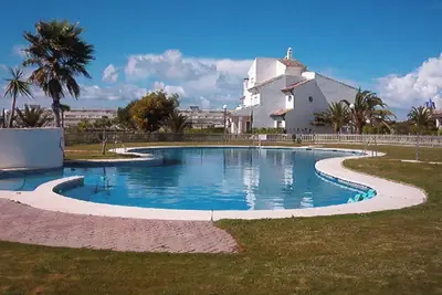 Homerez - Appartement charmant à Rota avec vue sur le jardin et lac