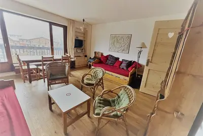 Image de 150m du centre station, 2ème étage, vue rue, balcon, télévision, casier à ski, 45m², Tignes