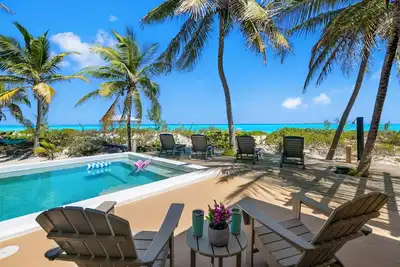 Image de Lattitude Adjustment Luxury Gated Beach Front Paradise