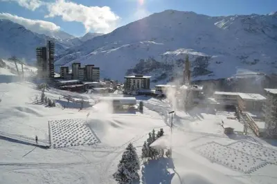 Image de À 10m des pistes de ski, 9ème étage, vue station, balcon, casier à ski, 21m², Les Menuires