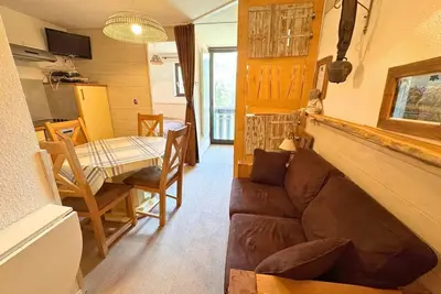 Image de À 10m des pistes de ski, 5ème étage, casier à ski, 26m², Les Menuires