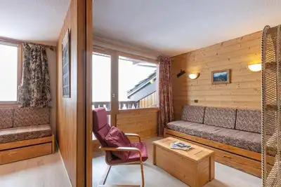 Image de 175m des commerces, 4ème étage, vue vallée, balcon, télévision, casier à ski, 27m², Valmorel