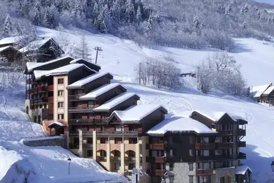 Image de À 100m des pistes de ski, 6ème étage, vue bâtiment, balcon, télévision, casier à ski, 21m², Valmorel