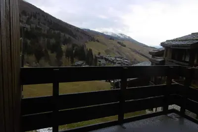 Image de 1er étage, vue pistes de ski, balcon, télévision, casier à ski, 21m², Valmorel