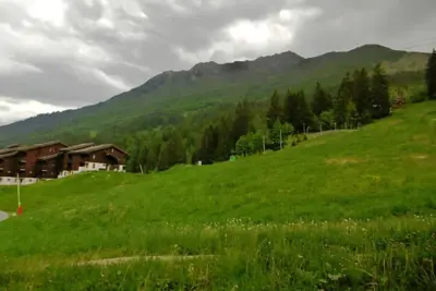 Image de 50m des commerces, 2ème étage, vue pistes de ski, terrasse, télévision, casier à ski, 35m², Valmorel