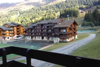 Image de 300m des commerces, 1er étage, vue pistes de ski, balcon, télévision, casier à ski, 29m², Valmorel