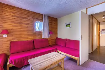 Image de 50m des commerces, 2ème étage, vue montagne, balcon, télévision, casier à ski, 35m², Valmorel