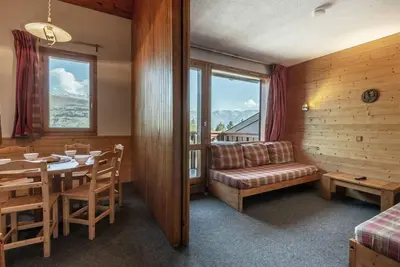 Image de 50m du centre station, 3ème étage, balcon, télévision, casier à ski, 39m², Montchavin La Plagne