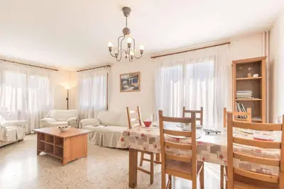 Image de 1er étage, balcon, télévision, 90m², Serre Chevalier
