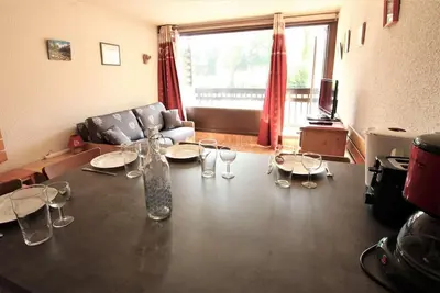 Image de 100m du centre station, 1er étage, piscine, balcon, télévision, casier à ski, 28m², Serre Chevalier