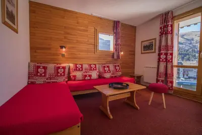 Image de 100m des commerces, 1er étage, vue pistes de ski, terrasse, télévision, casier à ski, 36m², Valmorel