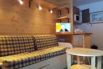 Image de 50m du centre station, 3ème étage, vue pistes de ski, balcon, parking, télévision, casier à ski