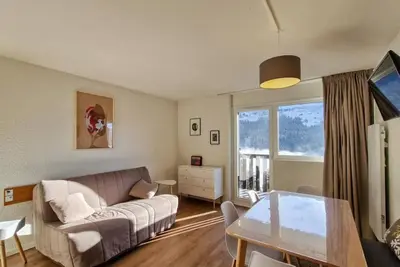 Image de 200m du centre station, 2ème étage, vue pistes de ski, balcon, télévision, casier à ski, 25m²