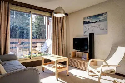 Image de 2ème étage, balcon, parking, télévision, casier à ski, 57m², Courchevel