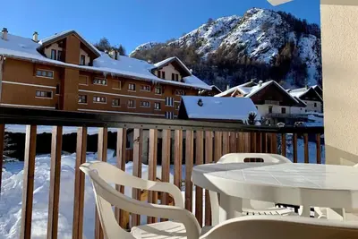 Image de 200m des commerces, 1er étage, balcon, parking, télévision, casier à ski, 34m², Valloire