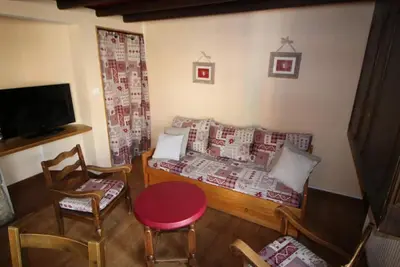 Image de 200m des commerces, 1er étage, balcon, parking, casier à ski, 53m², Valloire