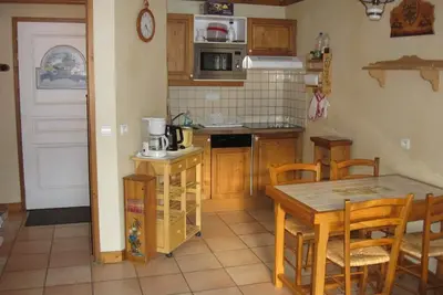 Image de 150m du centre station, 1er étage, balcon, parking, télévision, casier à ski, 32m², Valloire