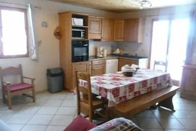 Image de 1er étage, terrasse, balcon, parking, télévision, casier à ski, 78m², Valloire
