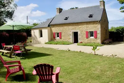 Image de Maison avec jardin en campagne, proximité sentier de randonnée