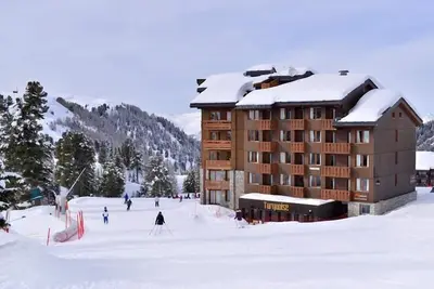 Image de 100m du centre station, 3ème étage, vue pistes de ski, balcon, télévision, 27m², La Plagne