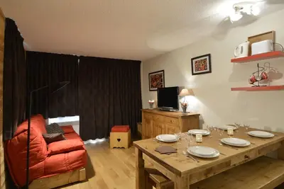 Image de 100m du centre station, Rez-de-chaussée, vue pistes de ski, télévision, casier à ski, 36m²