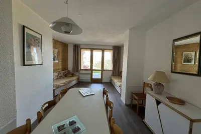 Image de 100m du centre station, 2ème étage, vue pistes de ski, balcon, télévision, casier à ski, 35m²