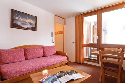 Image de 100m du centre station, 5ème étage, vue pistes de ski, piscine, balcon, télévision, casier à ski