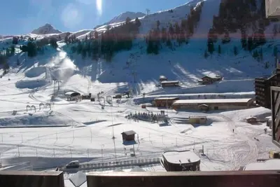 Image de Wifi, 100m du centre station, 2ème étage, vue pistes de ski, balcon, télévision, casier à ski, 54m²