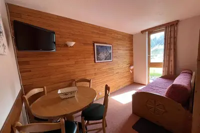 Image de Wifi, 100m du centre station, 8ème étage, vue pistes de ski, balcon, télévision, casier à ski, 28m²