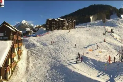 Image de 50m du centre station, Rez-de-chaussée, balcon, télévision, casier à ski, 25m², Montalbert