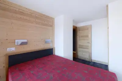 Image de Rez-de-chaussée, vue montagne, terrasse, télévision, casier à ski, 32m², Montchavin La Plagne