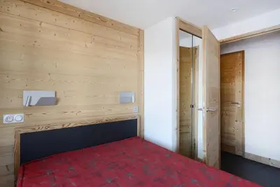 Image de 2ème étage, vue pistes de ski, balcon, télévision, casier à ski, 32m², Montchavin La Plagne