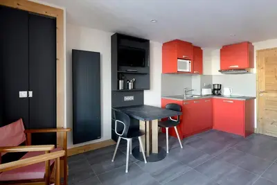 Image de À 100m des pistes de ski, 2ème étage, balcon, télévision, casier à ski, 21m², Montchavin La Plagne