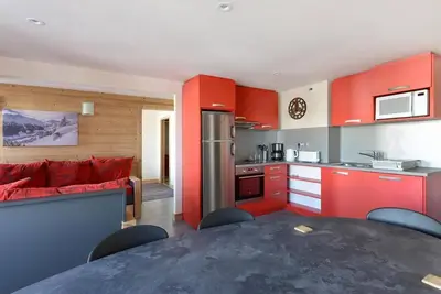 Image de 4ème étage, balcon, télévision, casier à ski, 63m², Montchavin La Plagne
